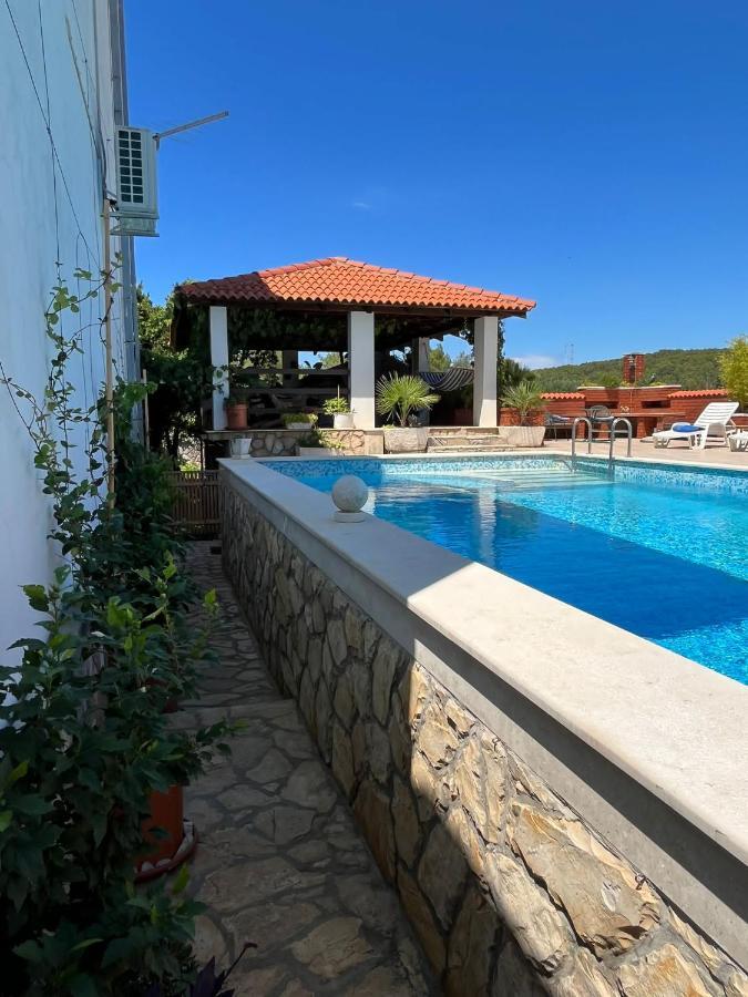 Apartment With Swimming Pool Jelsa  Luaran gambar